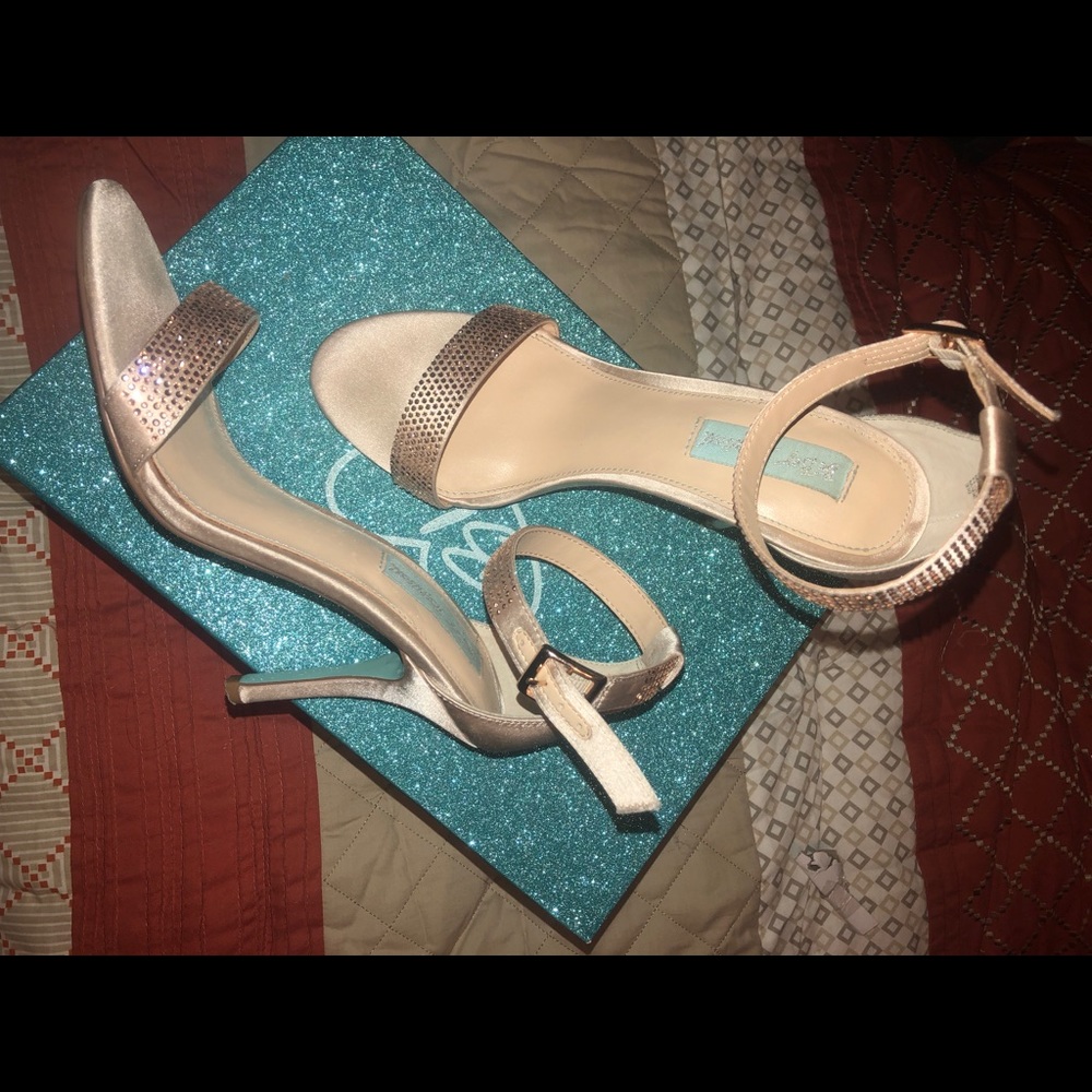 Betsy Johnson Tan/Rose Gold Studded Heels Size 6.5